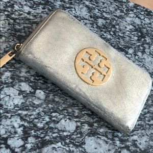 Tory Burch wallet